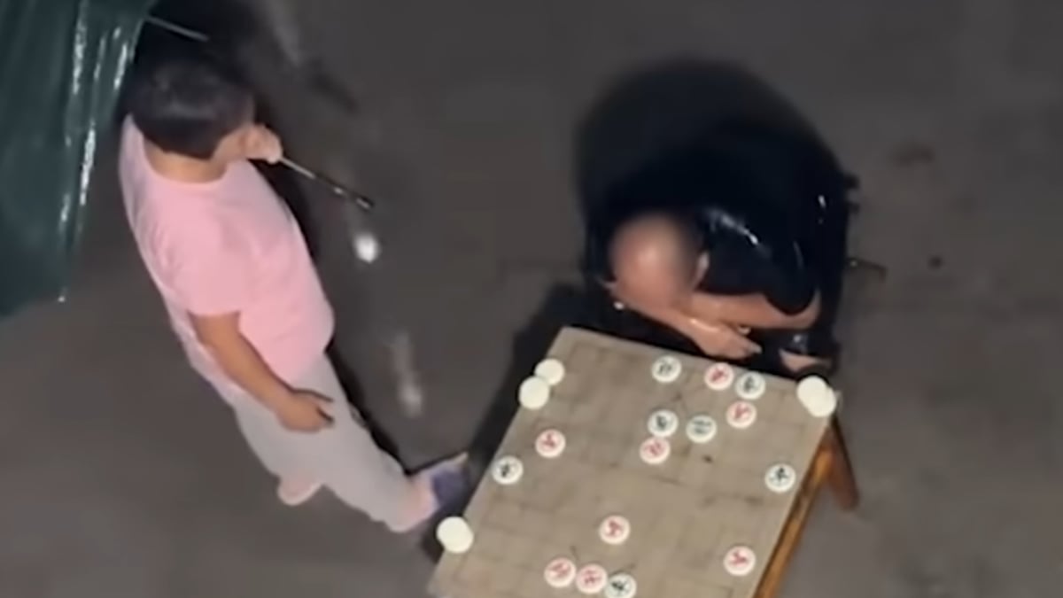 Man in china goes viral after losing chess match