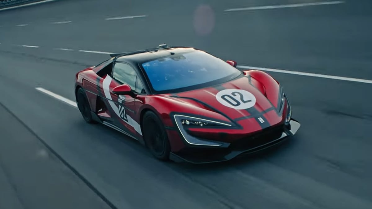 Electric hypercar sets new top speed record with 308.4 mph run - Dexerto